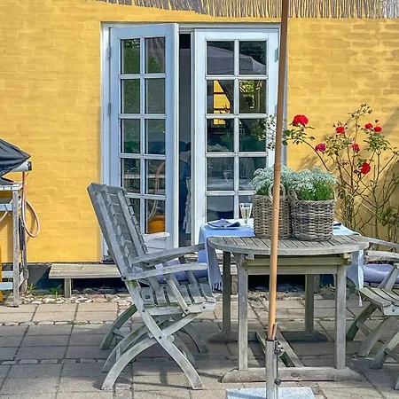 Feriehus Fantastisk 2-værelses Hus I *