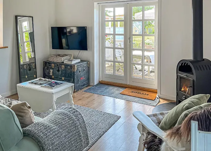 Feriehus 2 Bedroom Stunning In